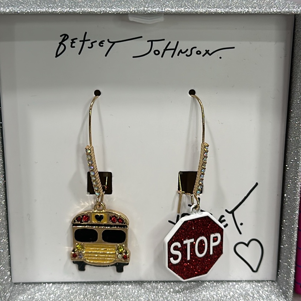 BETSEY JOHNSON Mismatched School Bus & Stop Sign Shepherd’s Dangle Earrings NEW